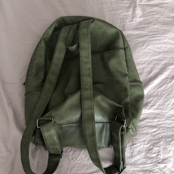 Backpack - Picture 4 of 4